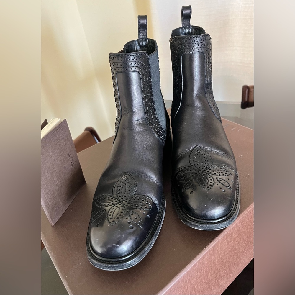 Louis Vuitton Chelsea leather ankle boots size 38.5